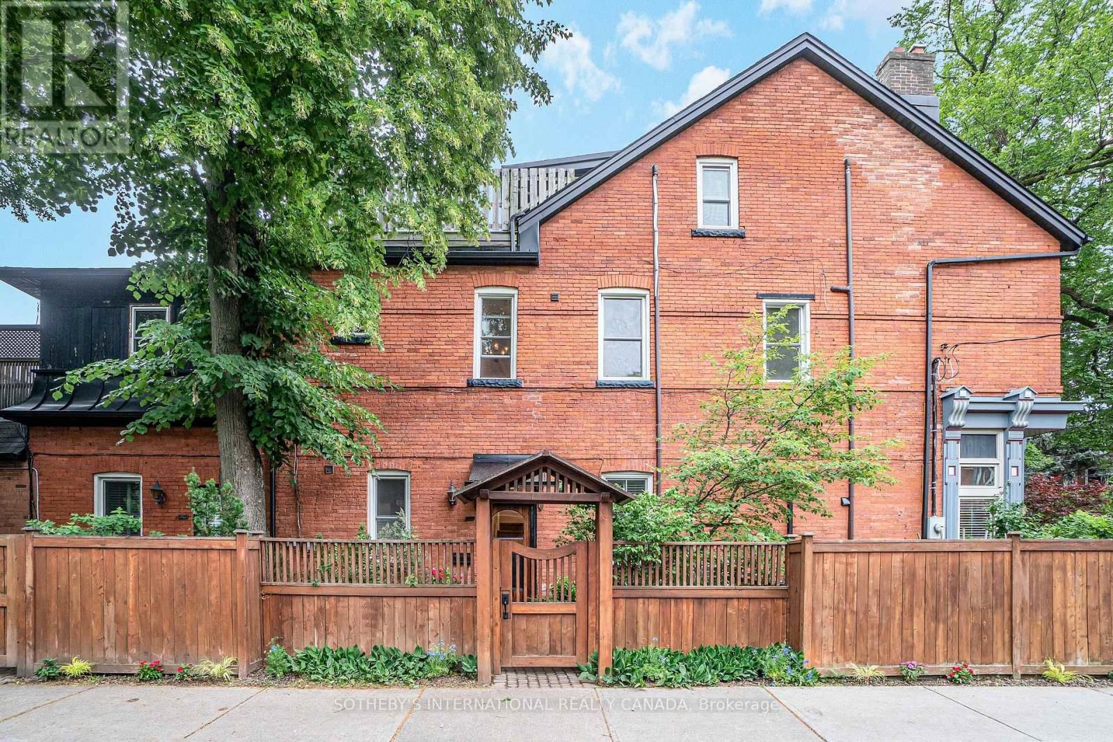 3 - 225 MAJOR STREET Image 1