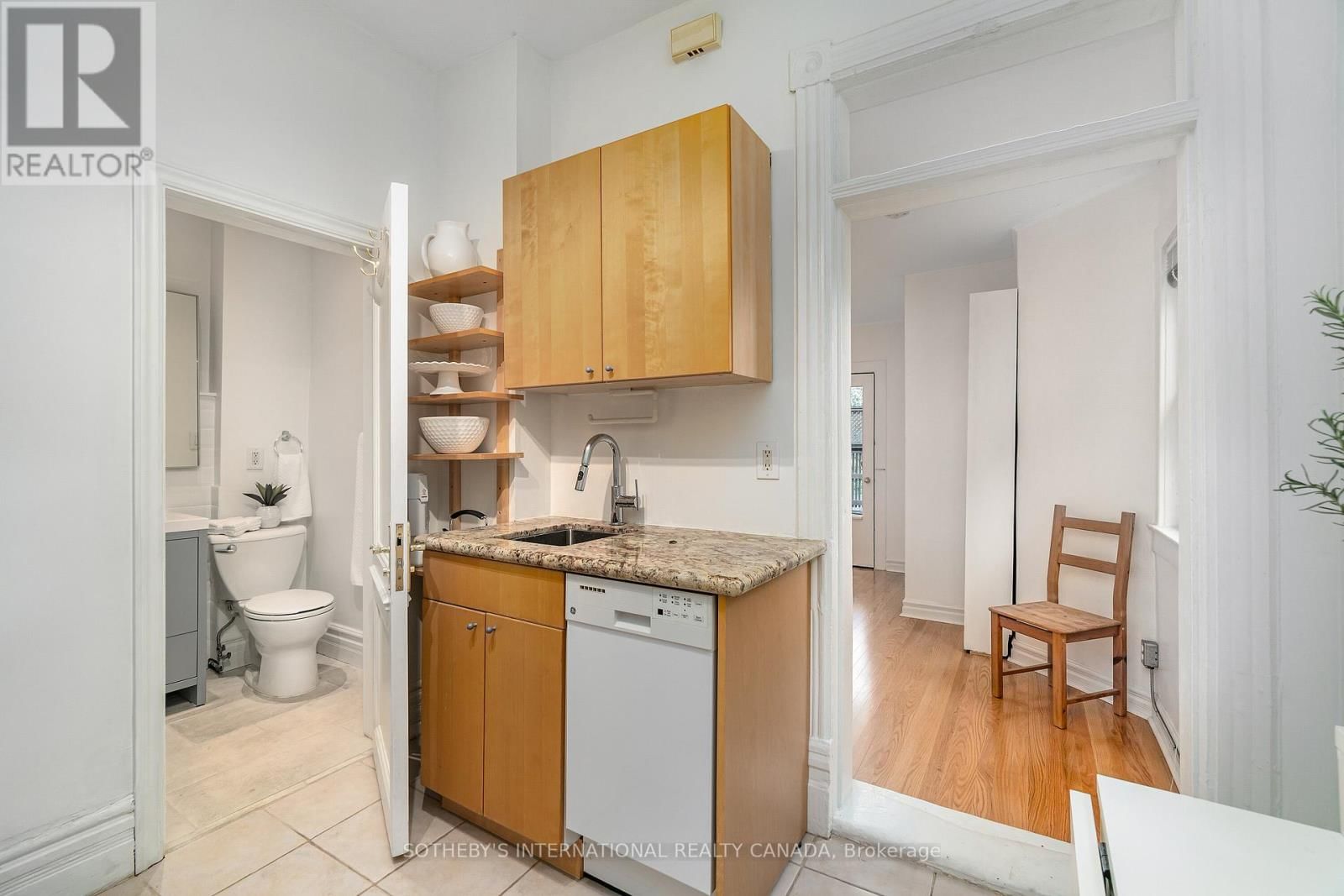 3 - 225 MAJOR STREET Image 5