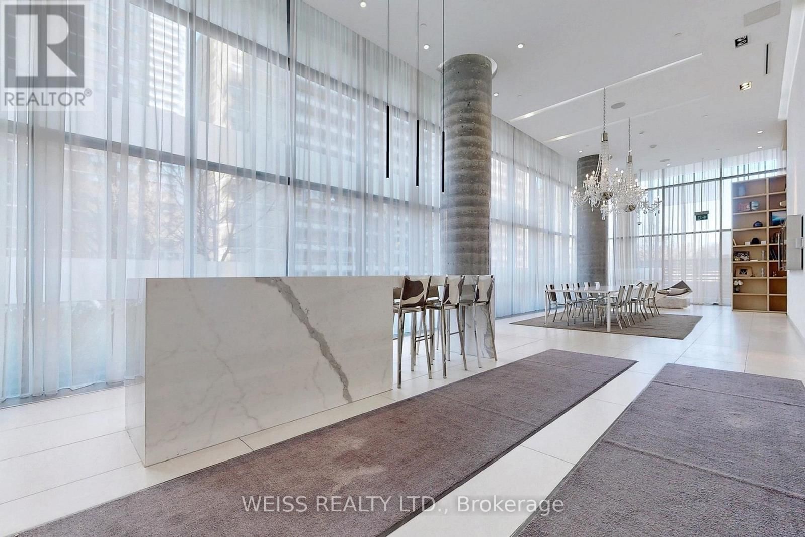 520 - 185 ROEHAMPTON AVENUE Image 14