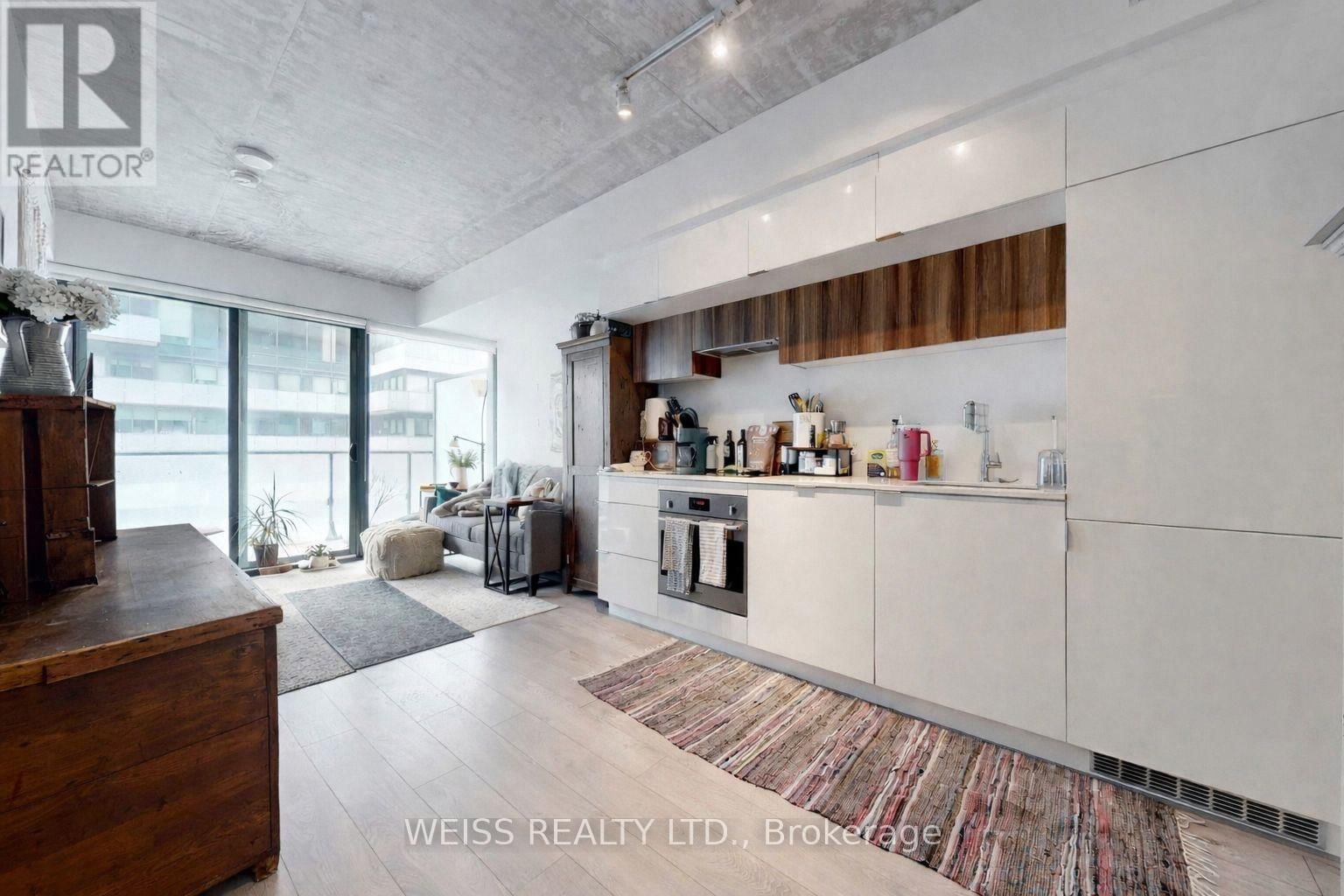 520 - 185 ROEHAMPTON AVENUE Image 18