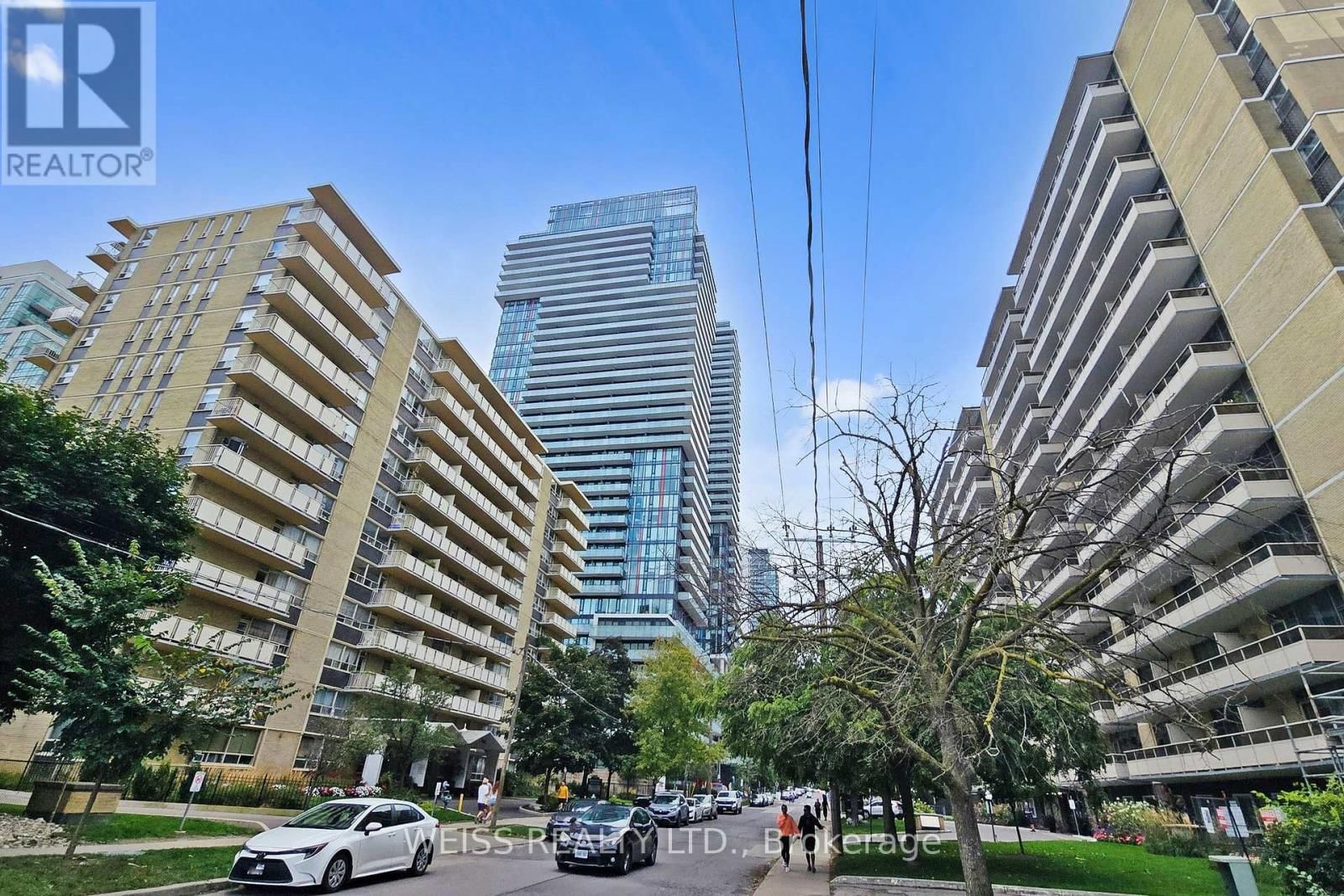 520 - 185 ROEHAMPTON AVENUE Image 2