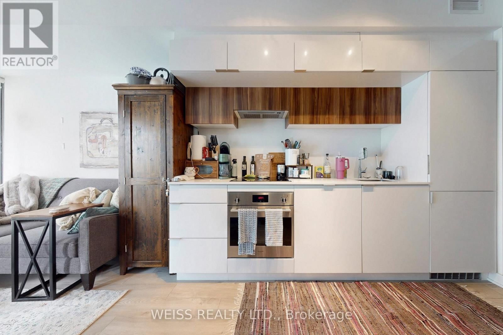 520 - 185 ROEHAMPTON AVENUE Image 23