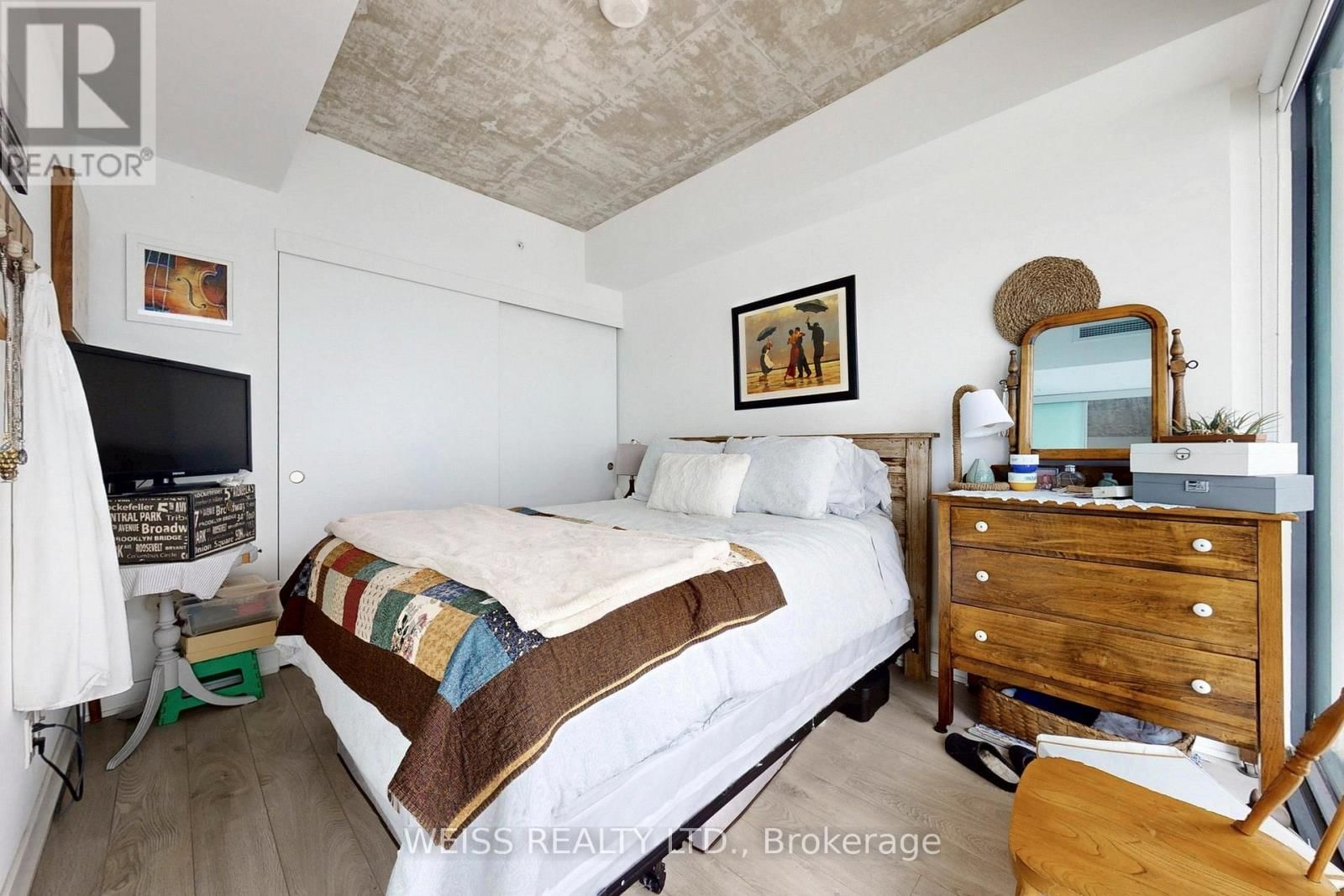 520 - 185 ROEHAMPTON AVENUE Image 26