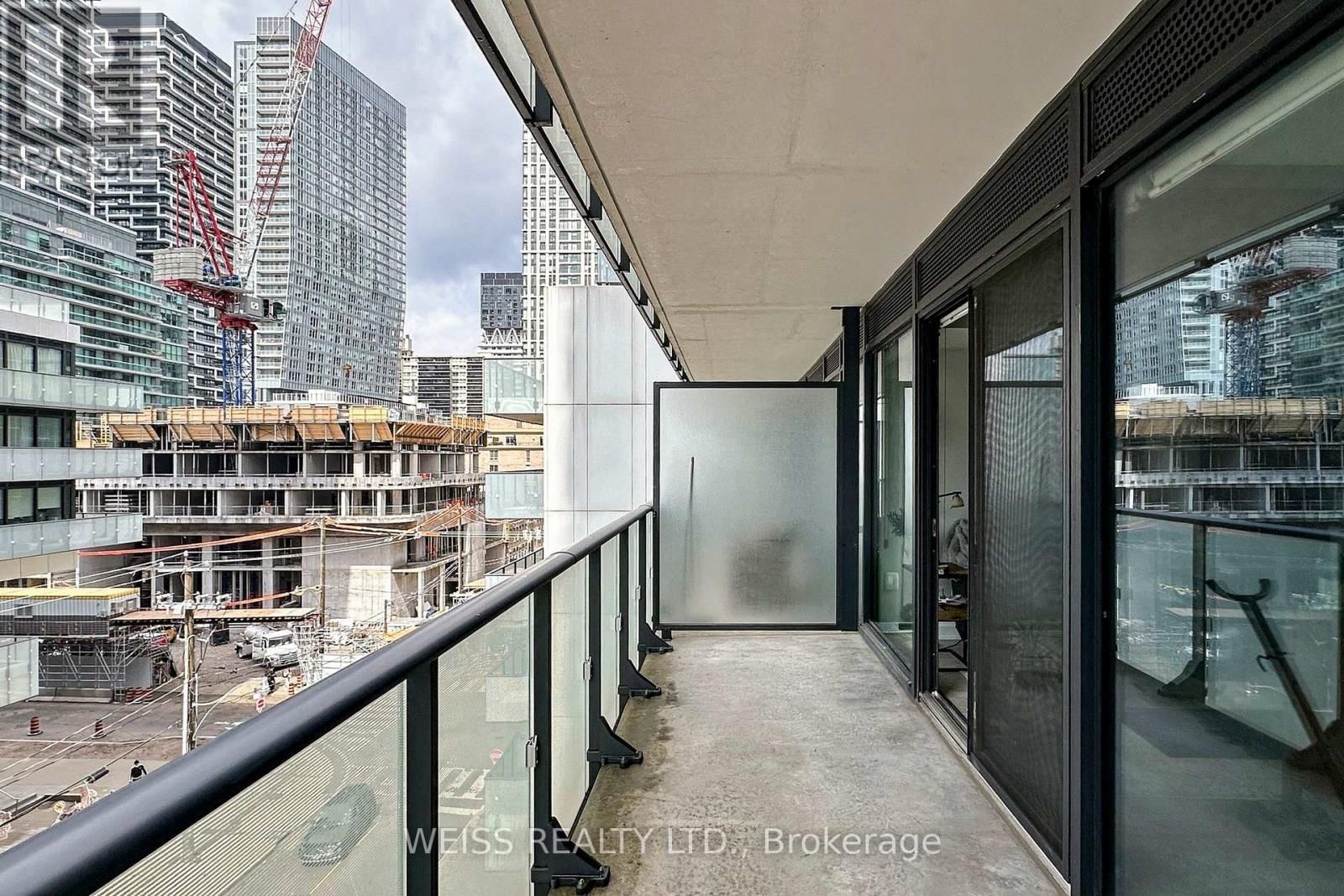 520 - 185 ROEHAMPTON AVENUE Image 39