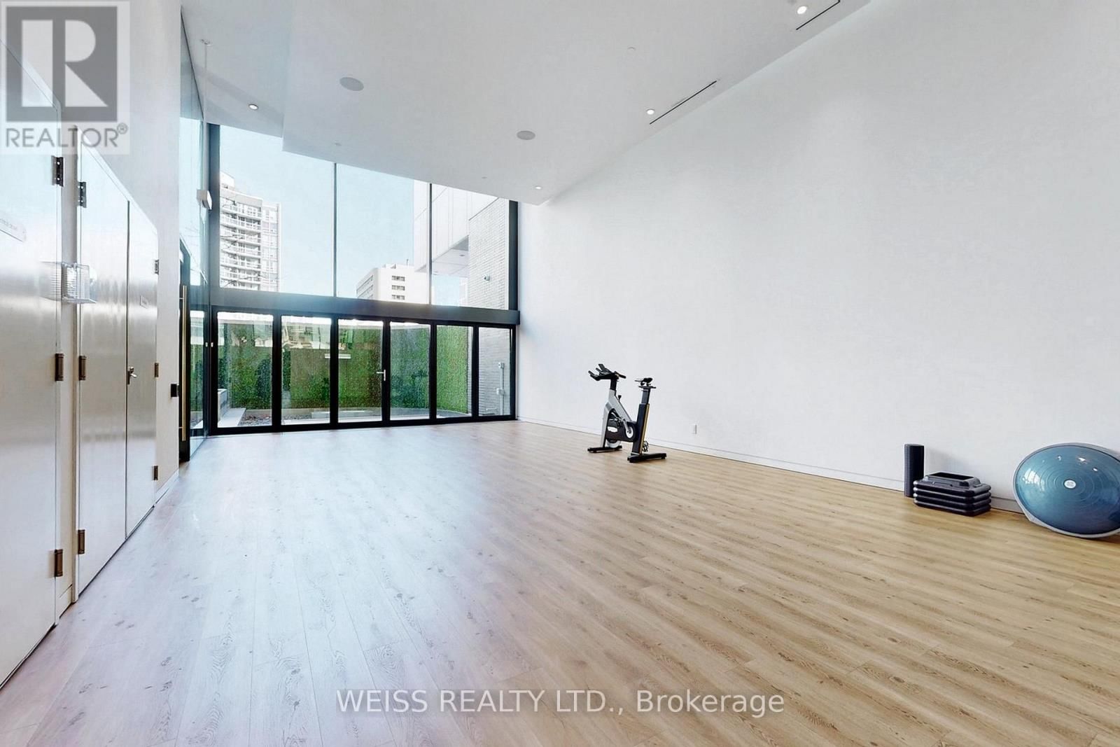 520 - 185 ROEHAMPTON AVENUE Image 43