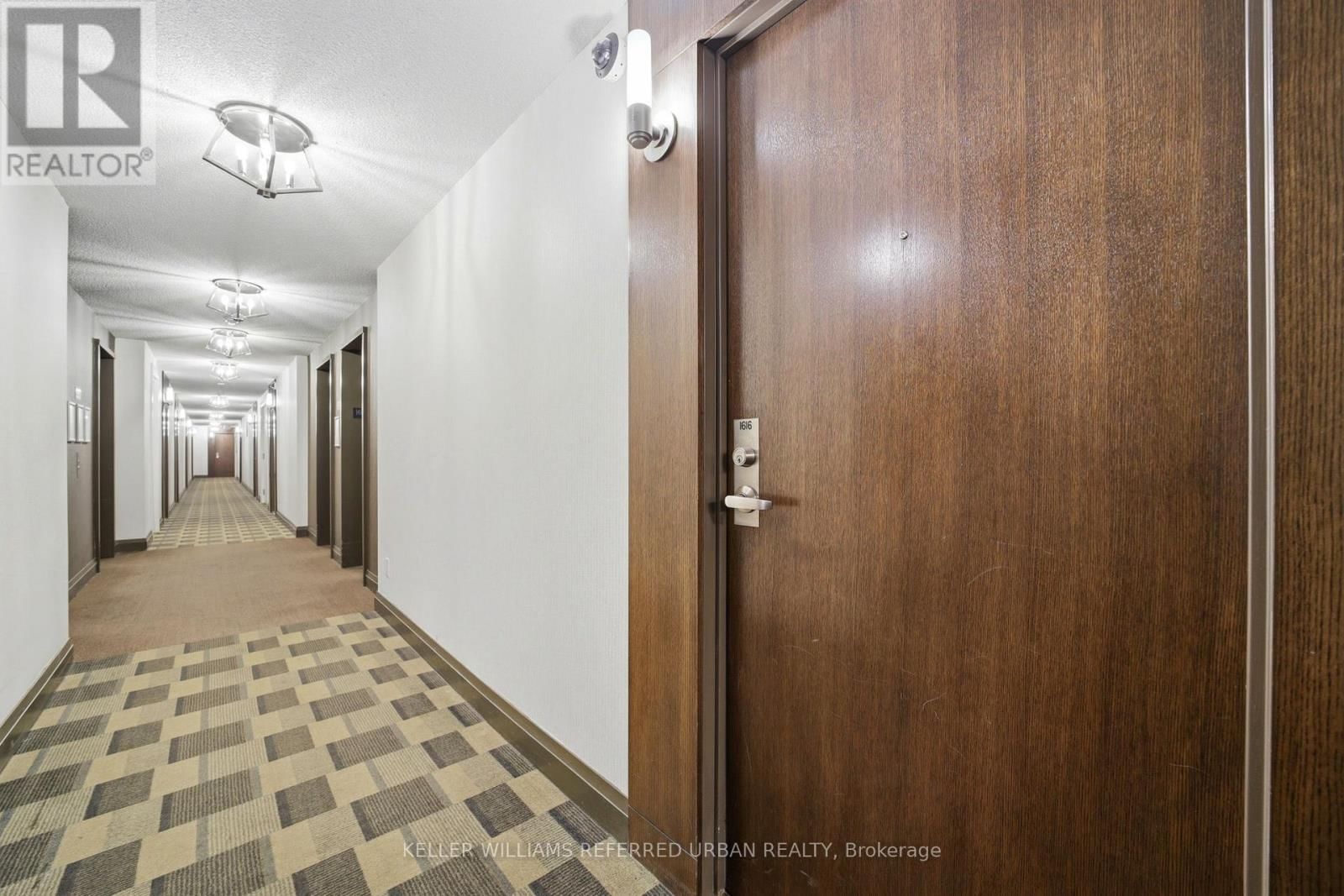 1616 - 35 HOLLYWOOD AVENUE Image 3