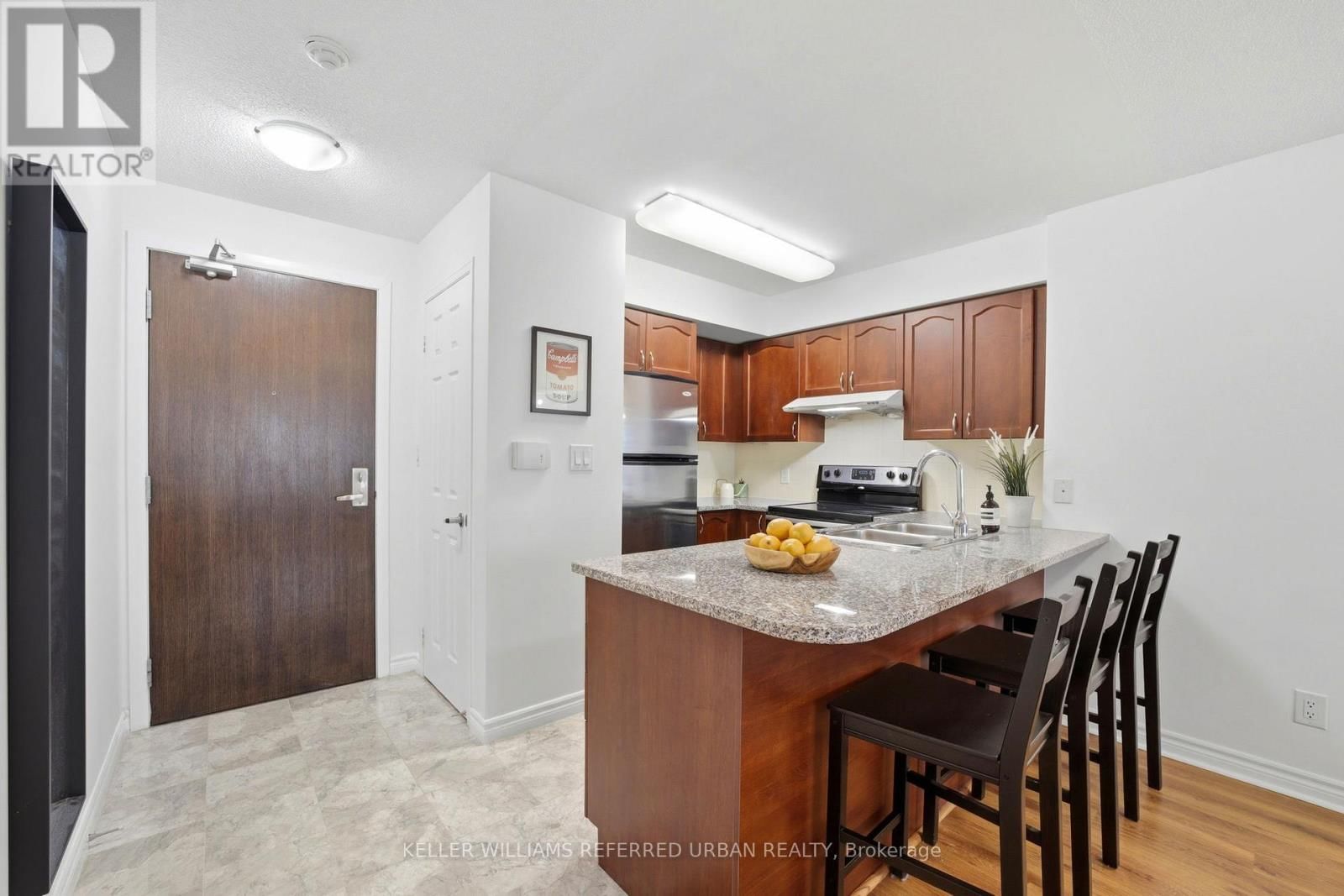 1616 - 35 HOLLYWOOD AVENUE Image 5