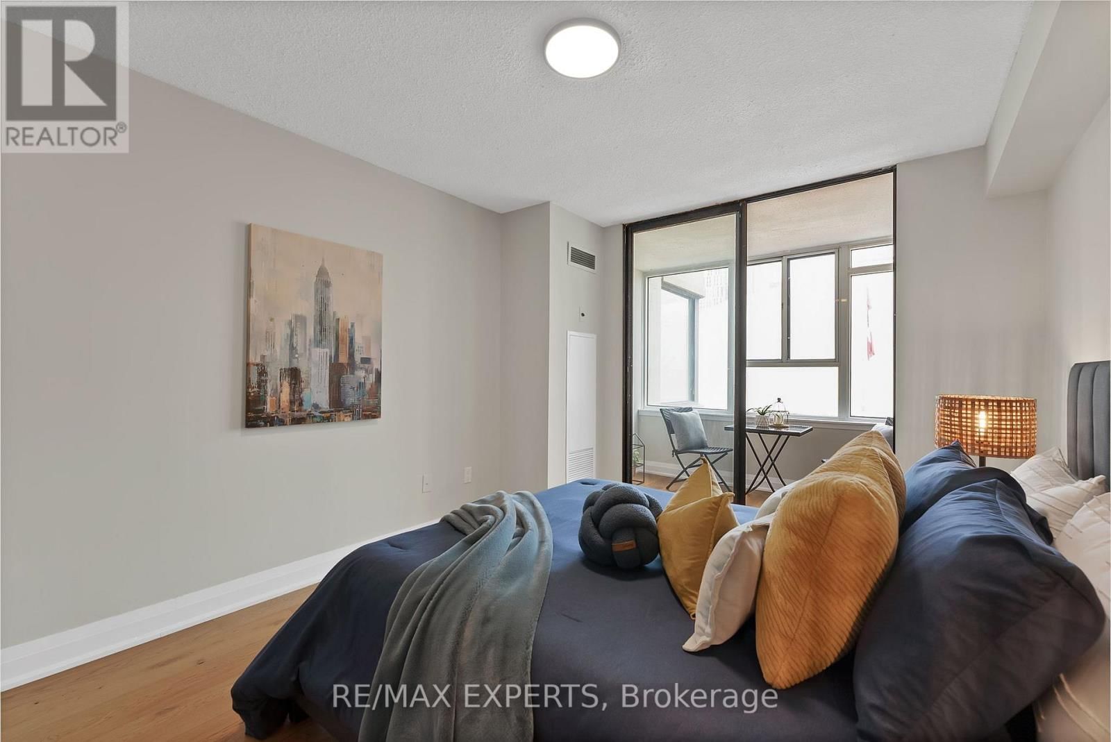 1114 - 45 CARLTON STREET Image 14