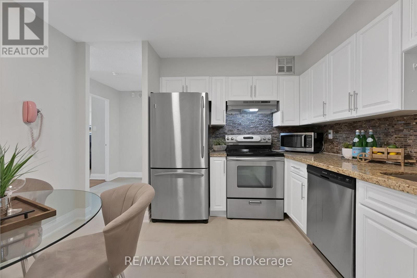 1114 - 45 CARLTON STREET Image 16