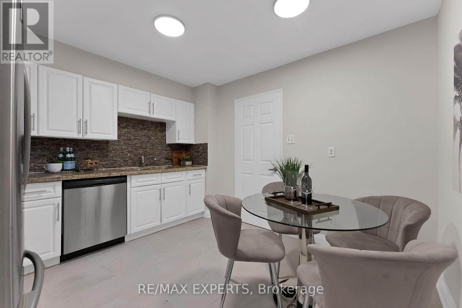 1114 - 45 CARLTON STREET Image 18