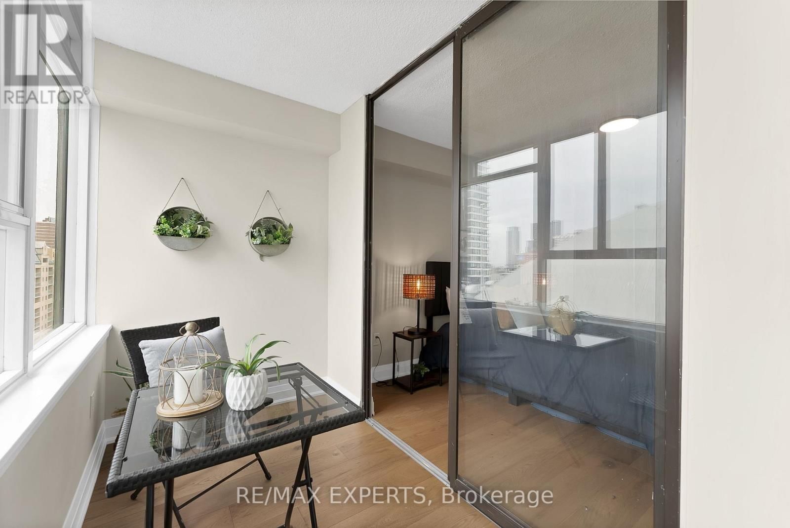 1114 - 45 CARLTON STREET Image 26