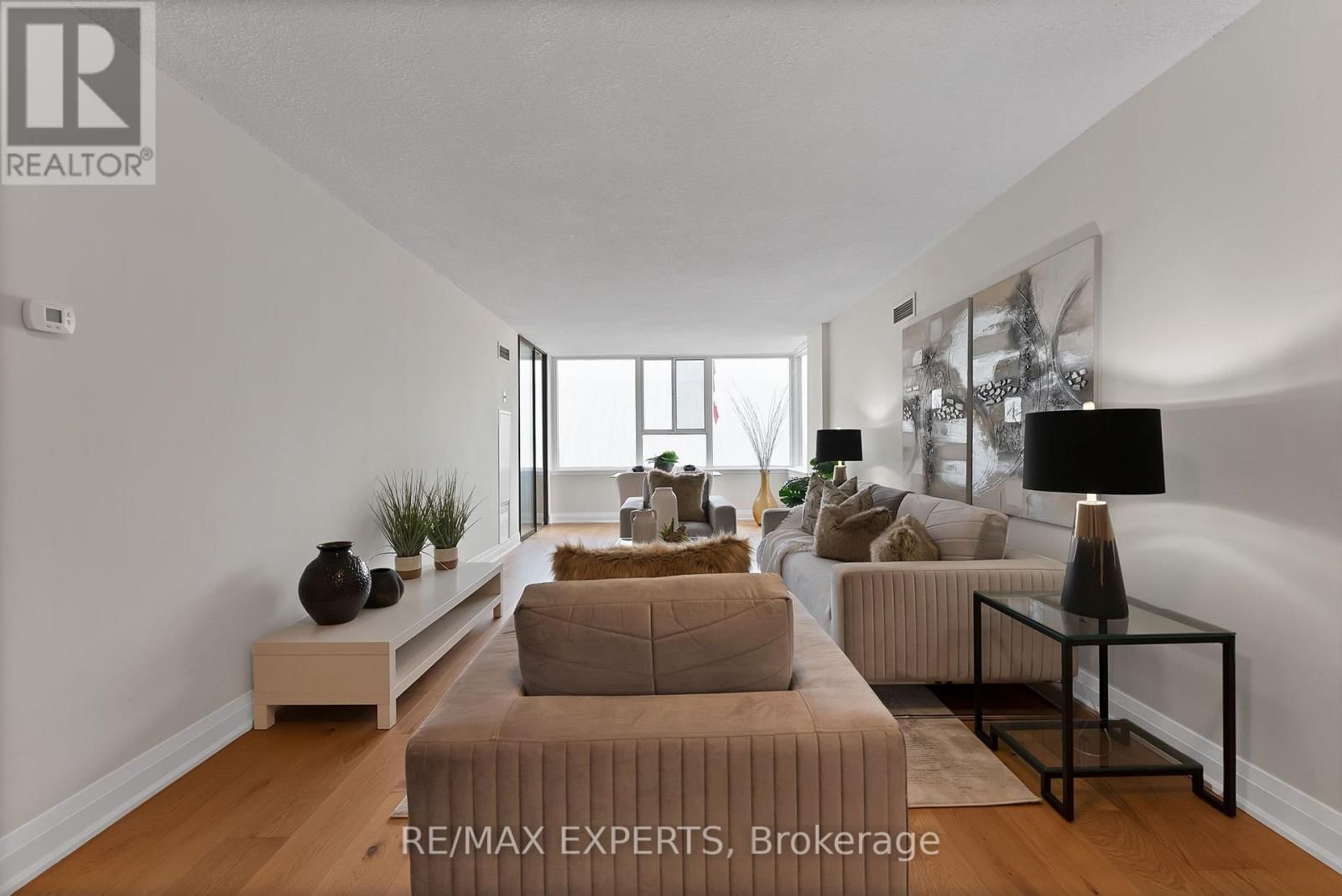 1114 - 45 CARLTON STREET Image 32