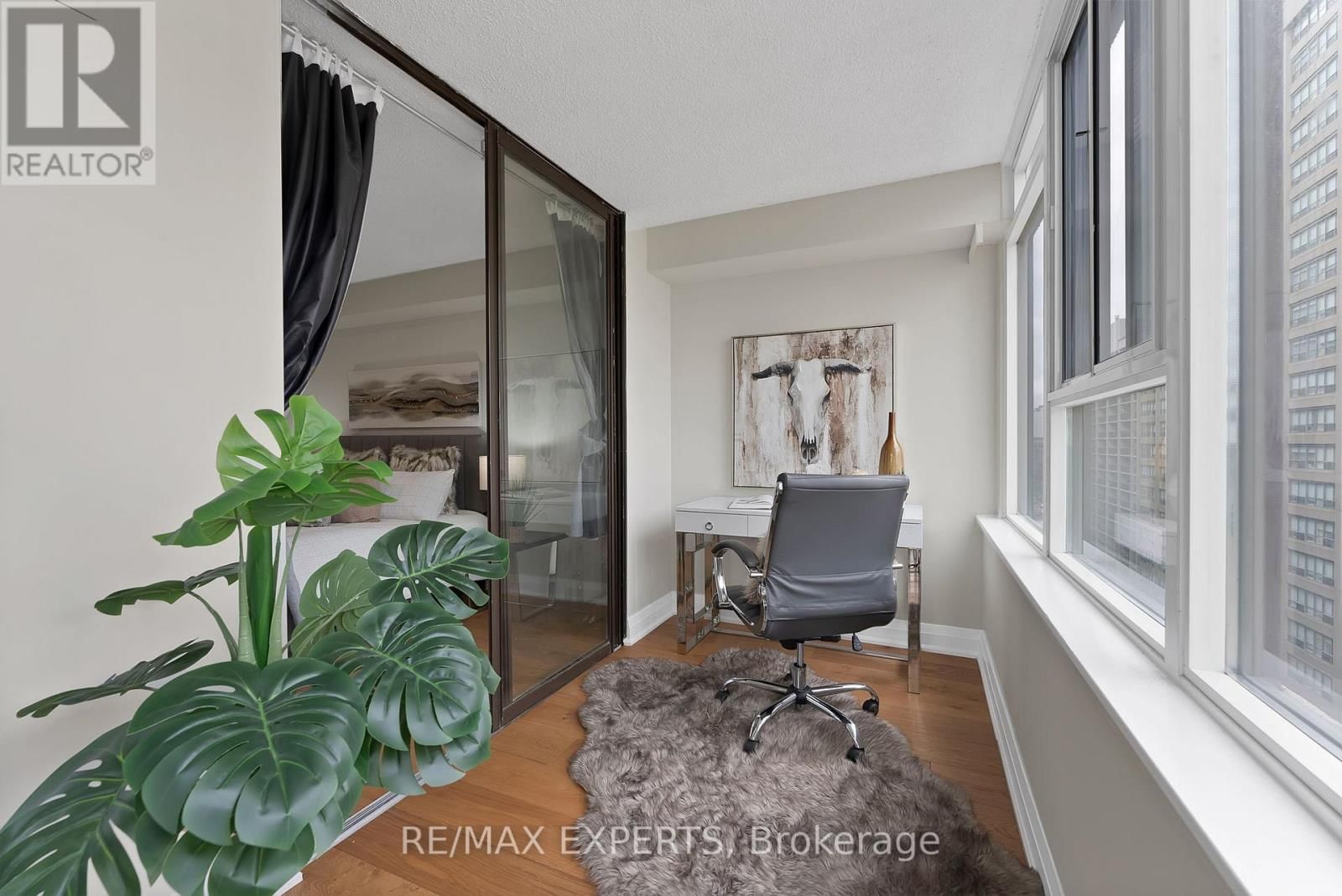 1114 - 45 CARLTON STREET Image 34