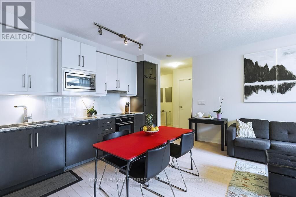 326 - 21 CLAIRTRELL ROAD Image 13