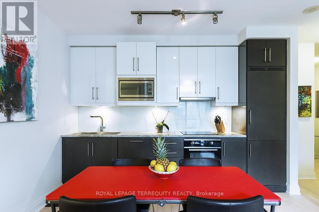 326 - 21 CLAIRTRELL ROAD Image 14