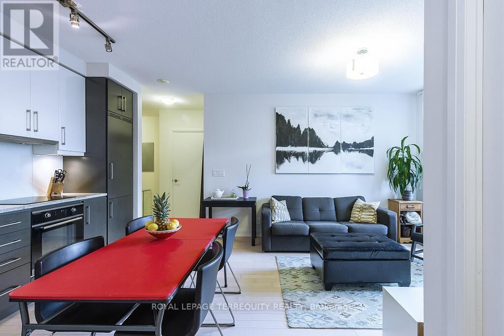 326 - 21 CLAIRTRELL ROAD Image 18