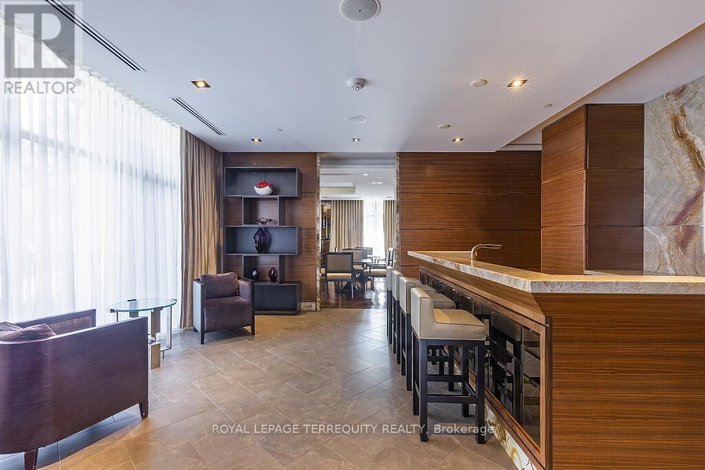 326 - 21 CLAIRTRELL ROAD Image 25