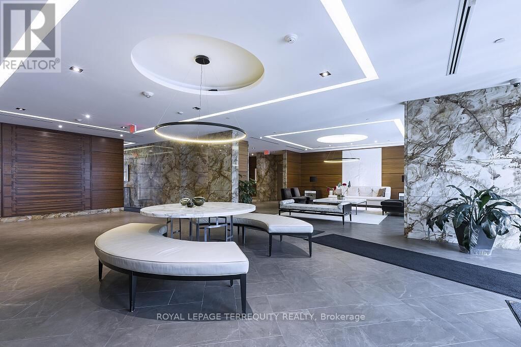 326 - 21 CLAIRTRELL ROAD Image 4