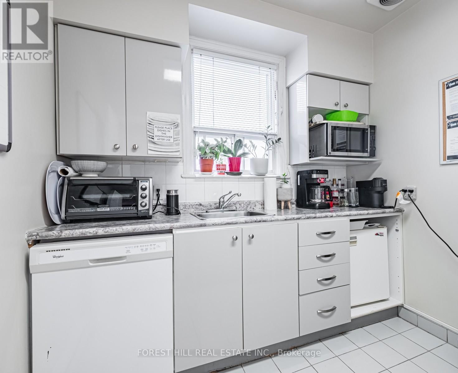 2nd floor - 435 EGLINTON AVENUE WEST Image 3