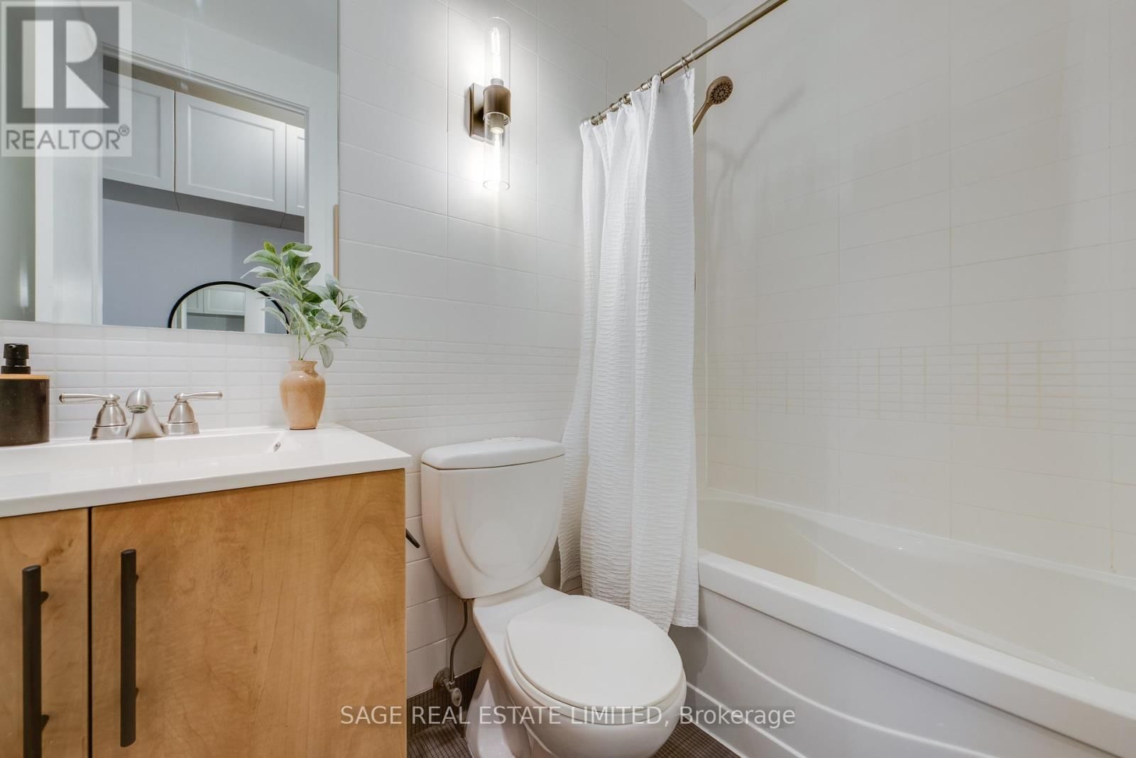 411 - 120 HOMEWOOD AVENUE Image 26