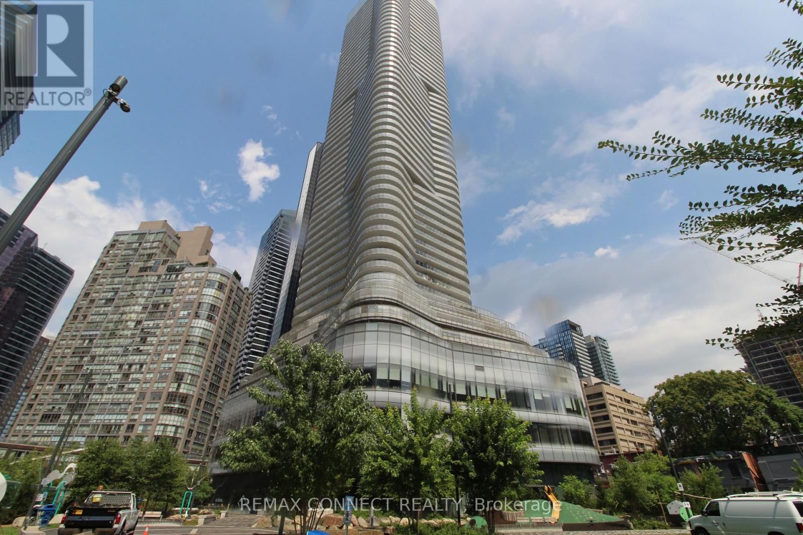 # 324 - 15 WELLESLEY STREET WEST Image 11