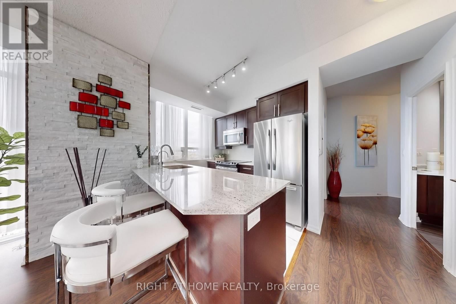 2415 - 125 WESTERN BATTERY ROAD Image 12