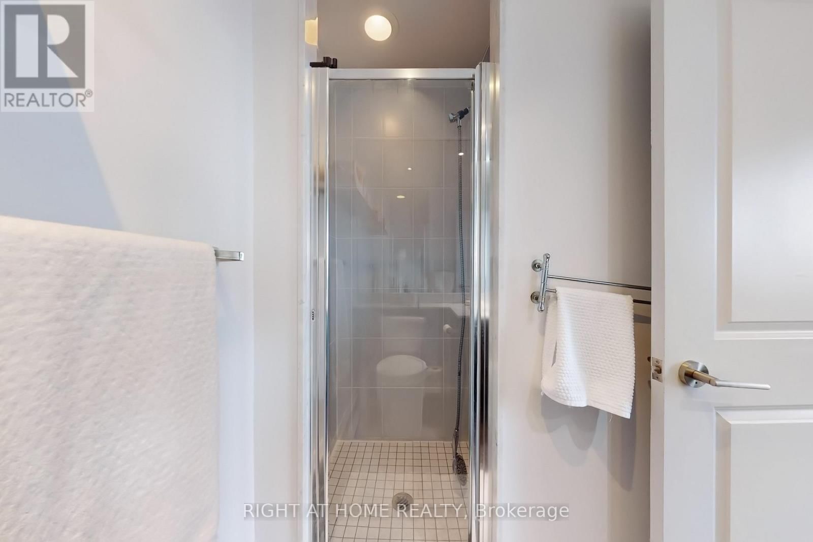 2415 - 125 WESTERN BATTERY ROAD Image 27