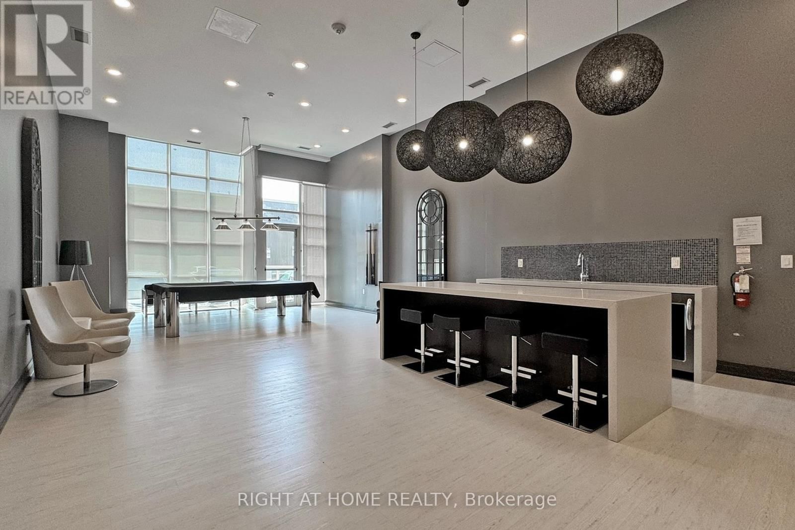 2415 - 125 WESTERN BATTERY ROAD Image 40