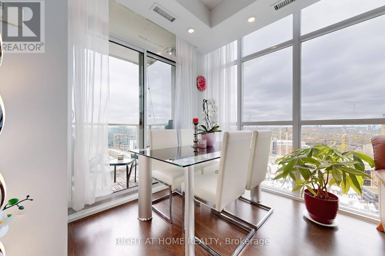 2415 - 125 WESTERN BATTERY ROAD Image 9