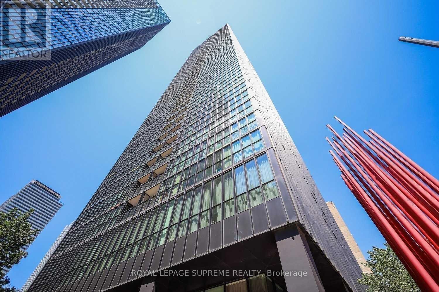 3109 - 110 CHARLES STREET EAST Image 1