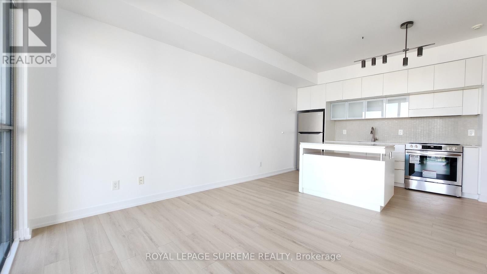 3109 - 110 CHARLES STREET EAST Image 3