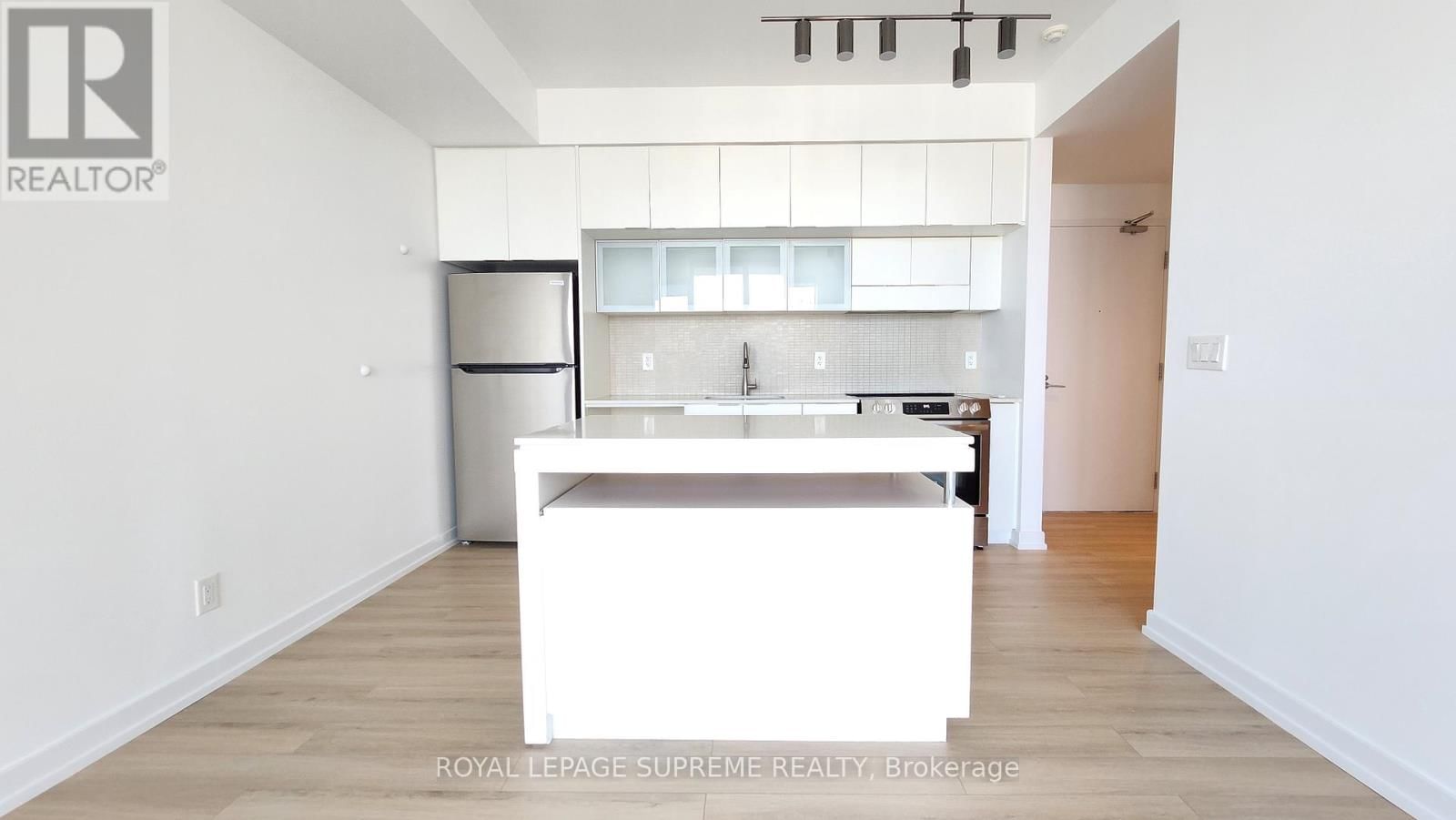 3109 - 110 CHARLES STREET EAST Image 4