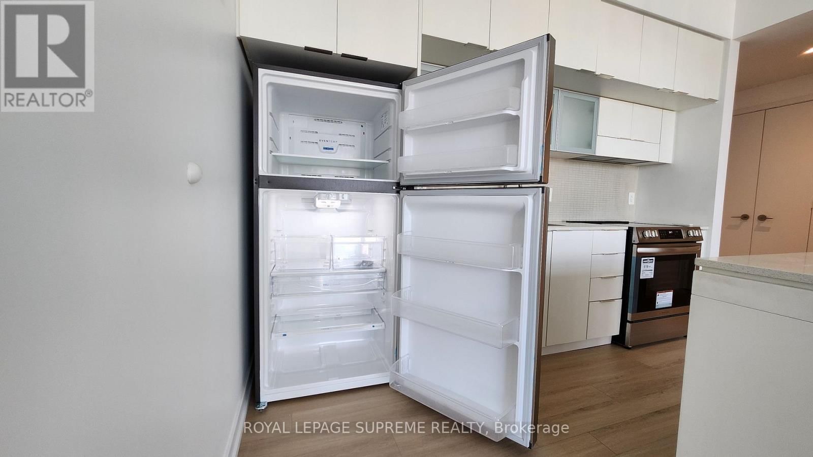 3109 - 110 CHARLES STREET EAST Image 5