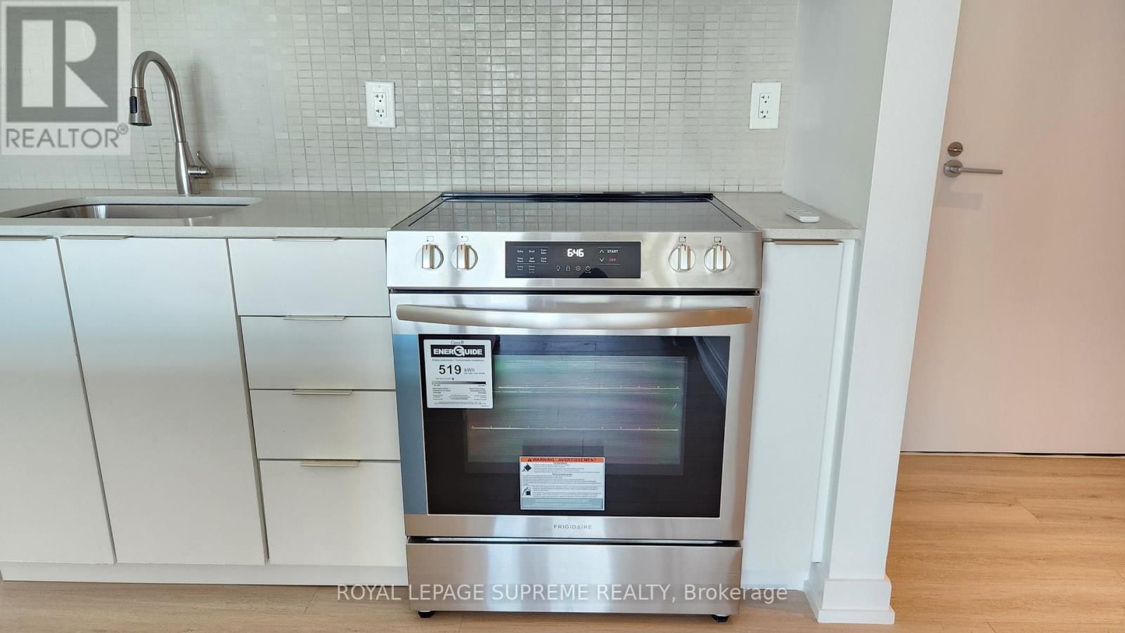 3109 - 110 CHARLES STREET EAST Image 6