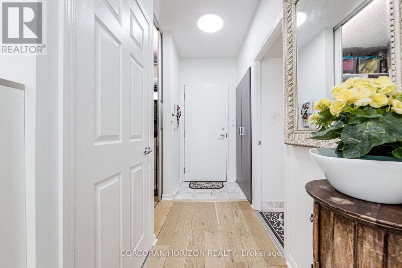 2009 - 228 QUEENS QUAY WEST Image 2