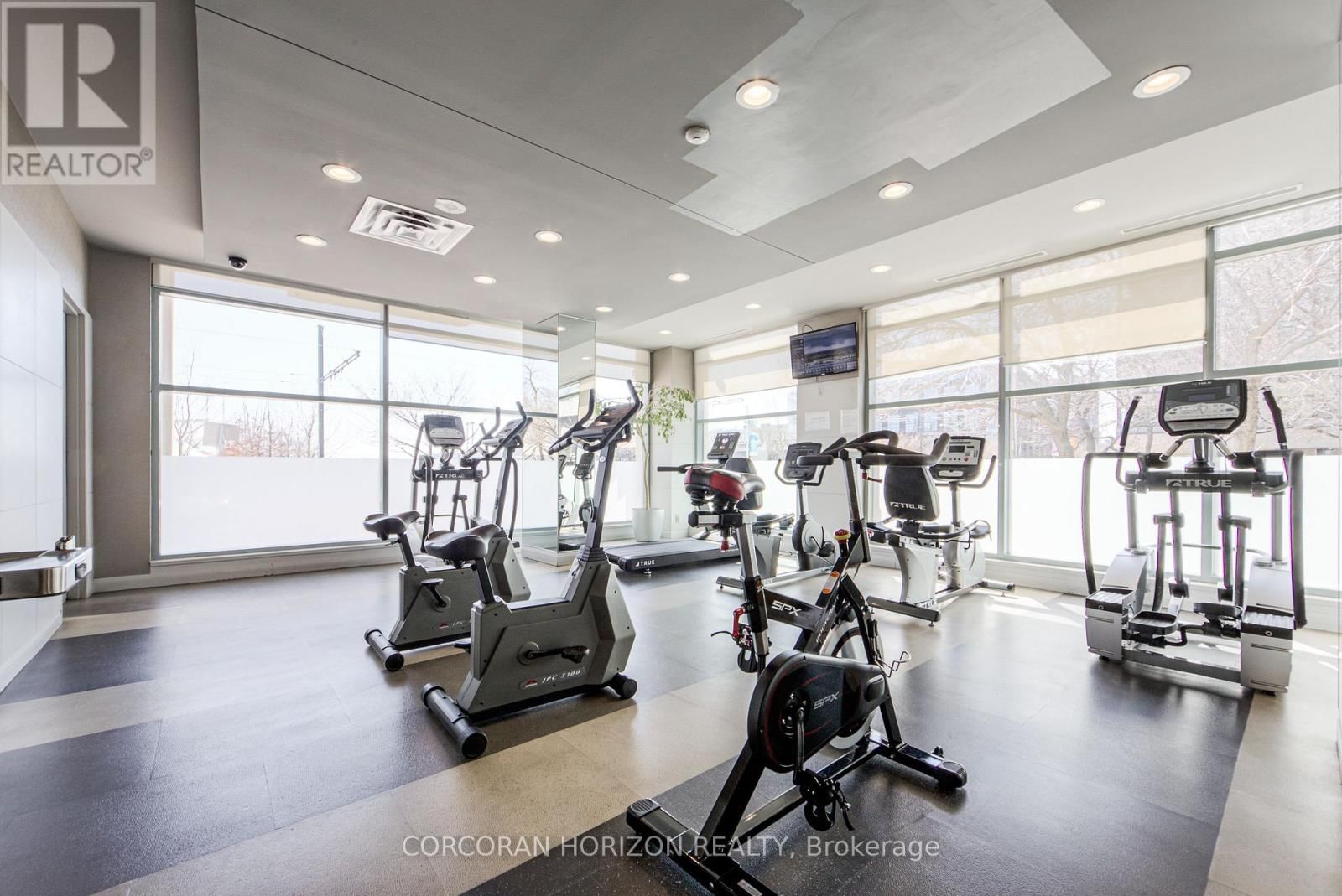 2009 - 228 QUEENS QUAY WEST Image 23