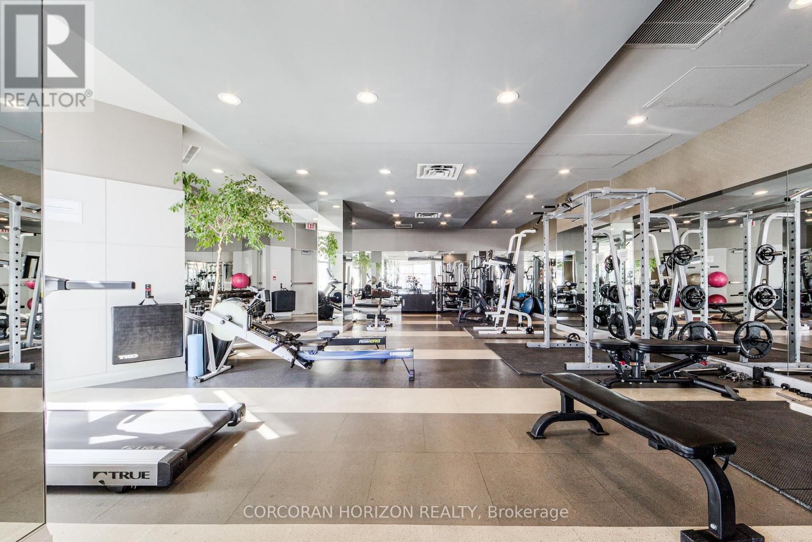 2009 - 228 QUEENS QUAY WEST Image 26