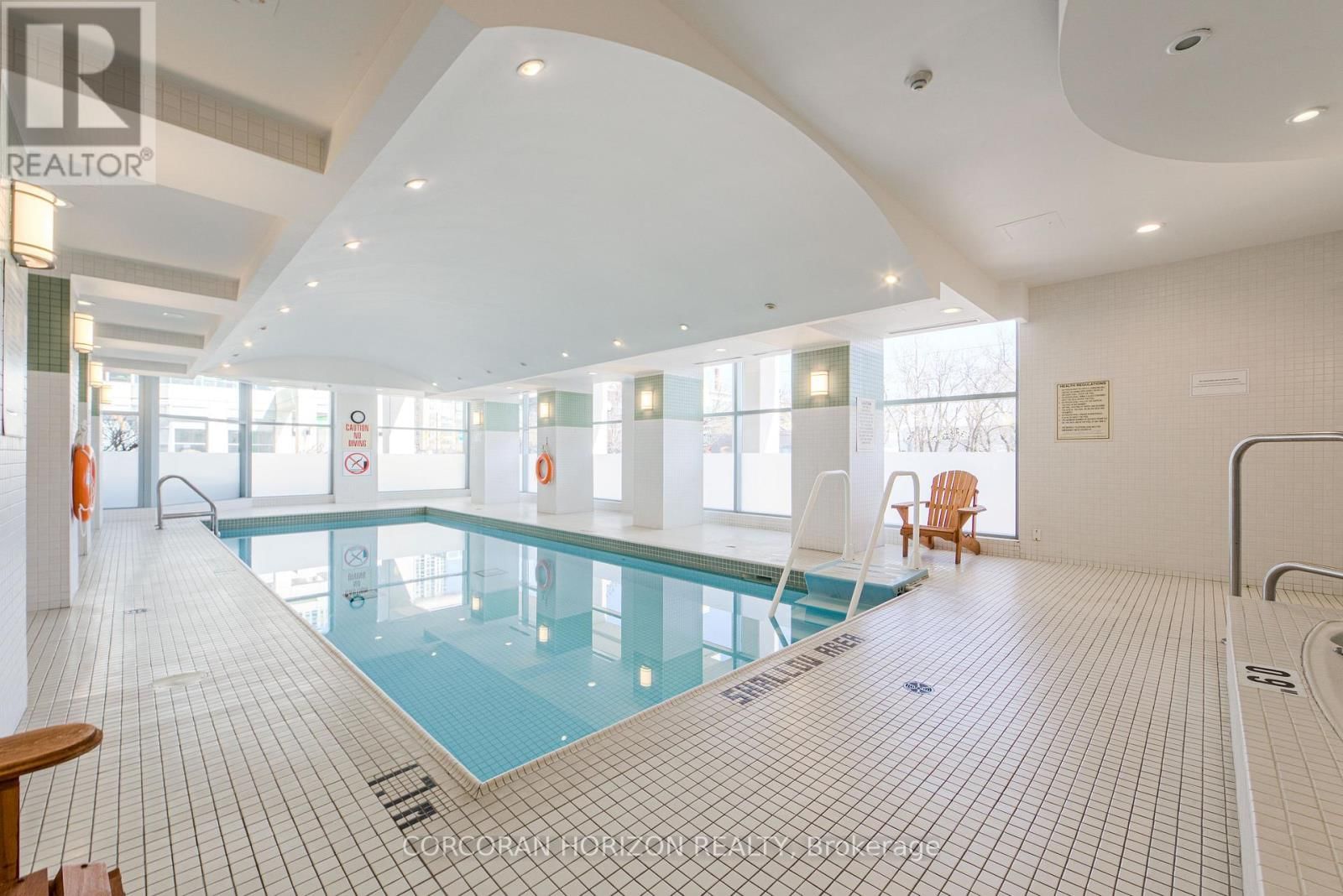 2009 - 228 QUEENS QUAY WEST Image 27