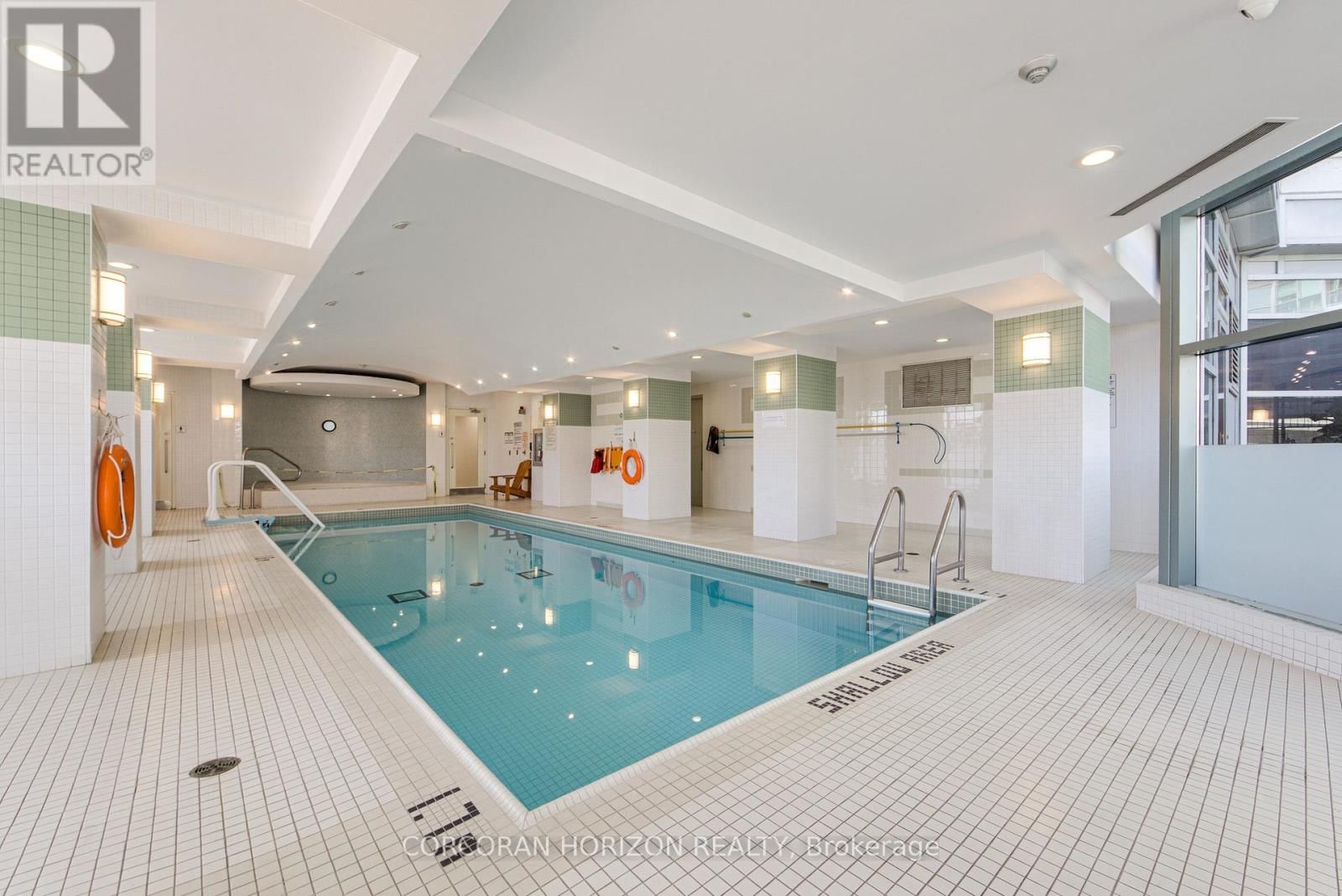 2009 - 228 QUEENS QUAY WEST Image 28