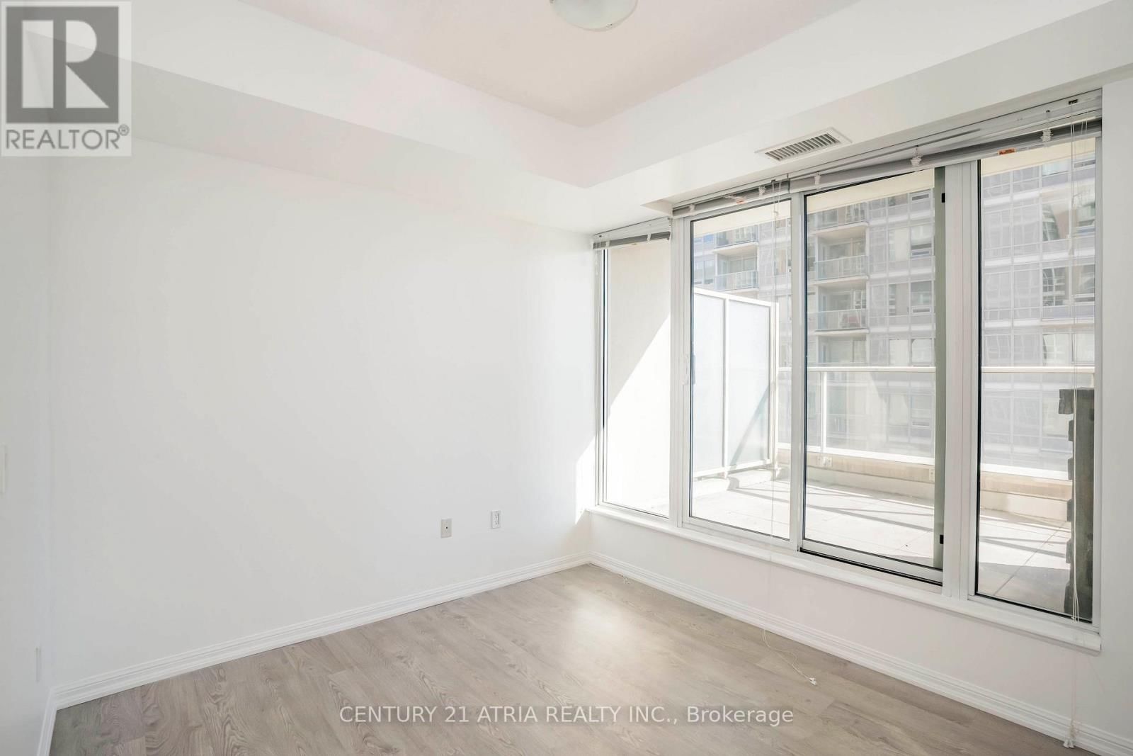 1102 - 65 EAST LIBERTY STREET Image 11