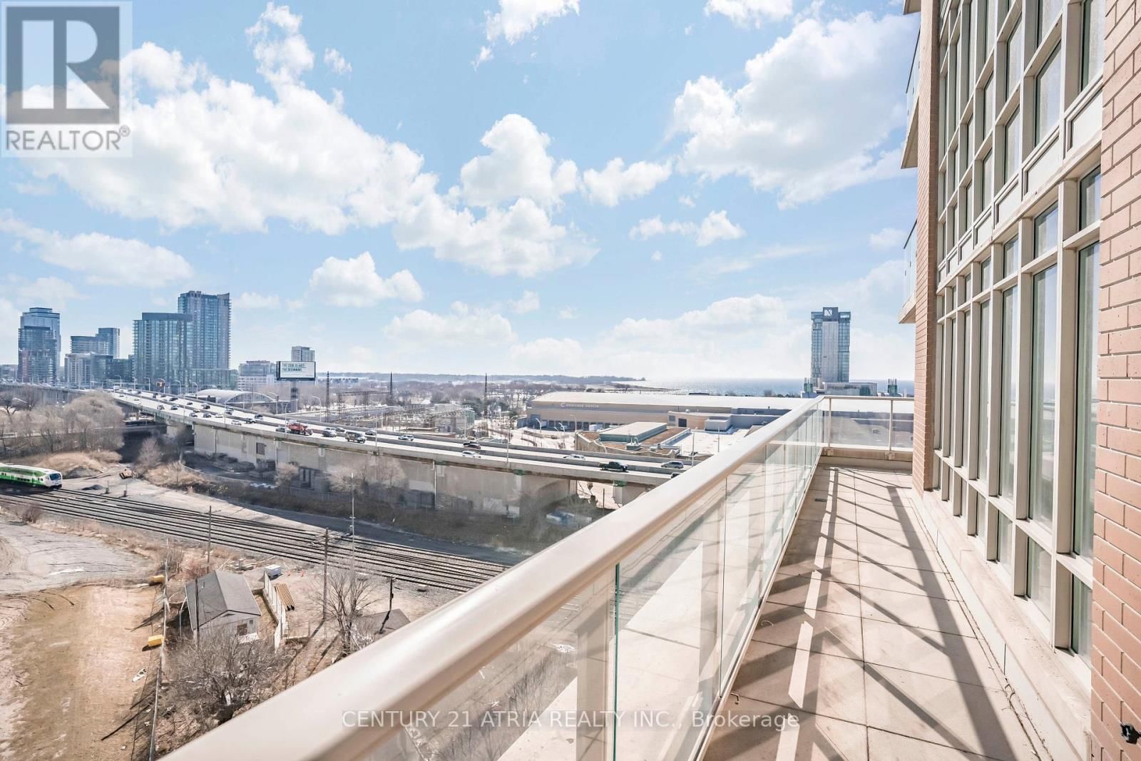 1102 - 65 EAST LIBERTY STREET Image 17