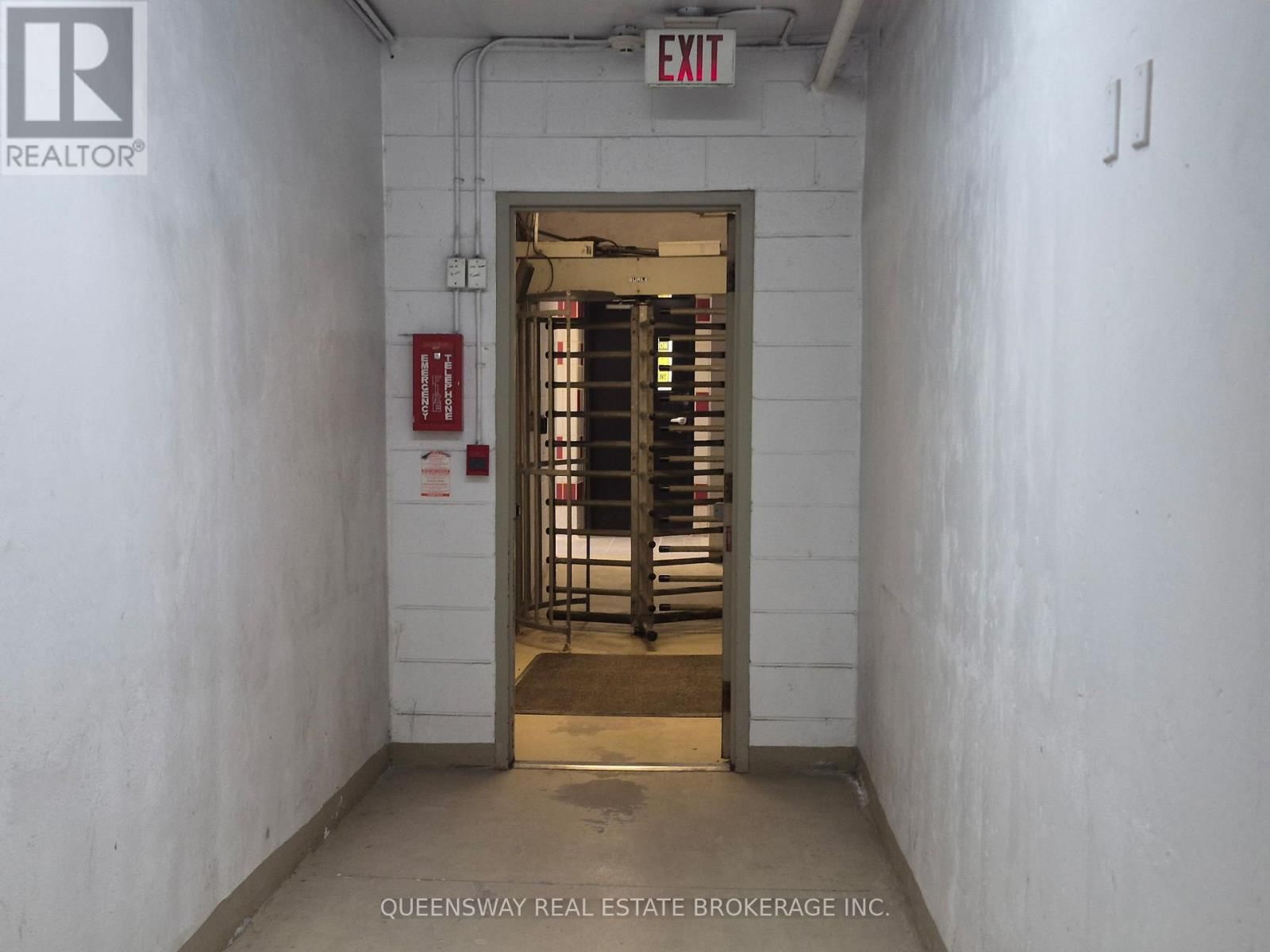 200 - 28 PEMBERTON AVENUE Image 23