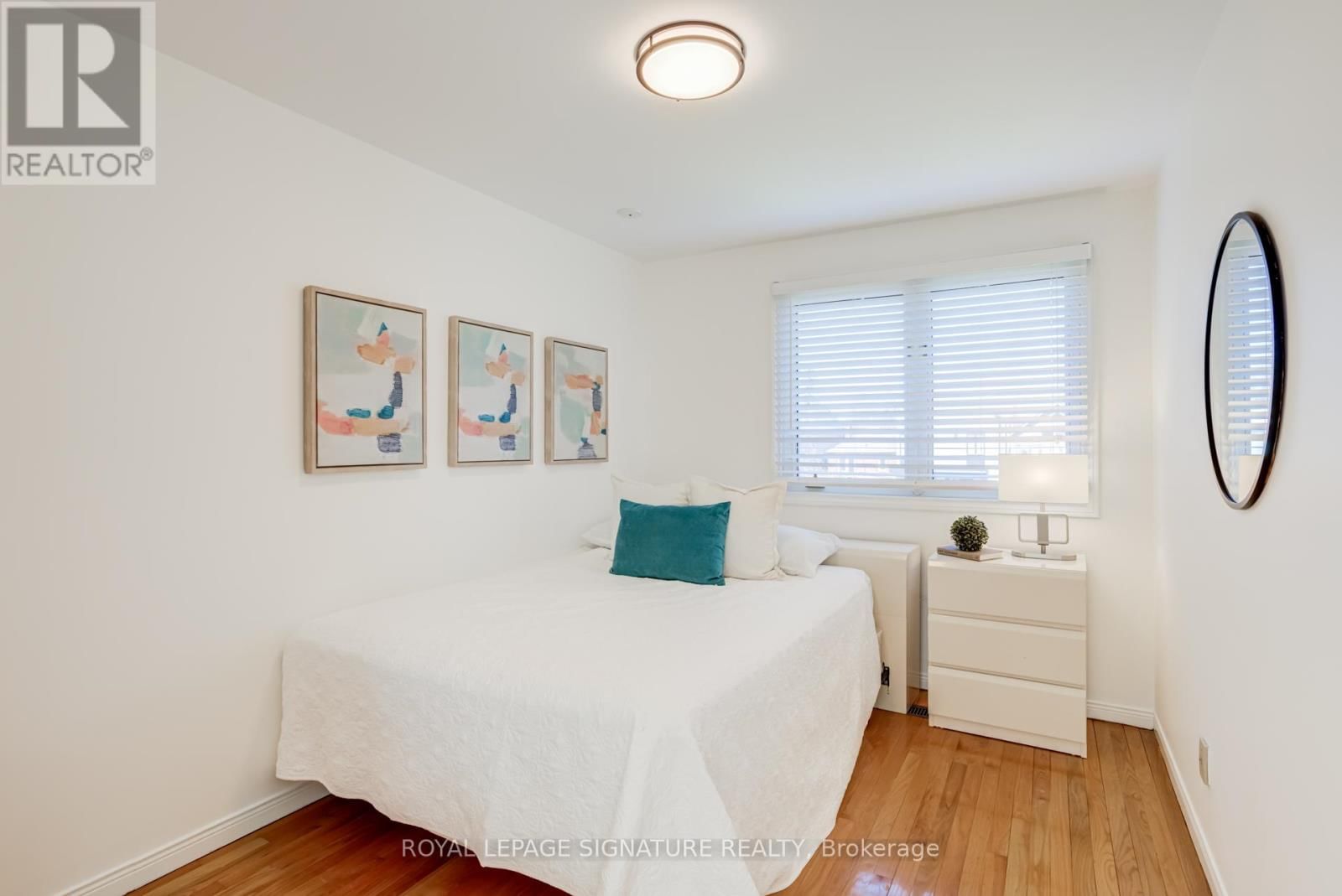 138 MELROSE AVENUE Image 24