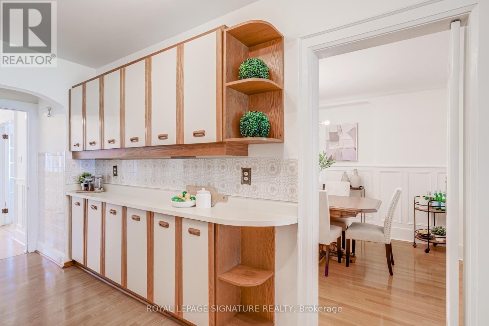 138 MELROSE AVENUE Image 8