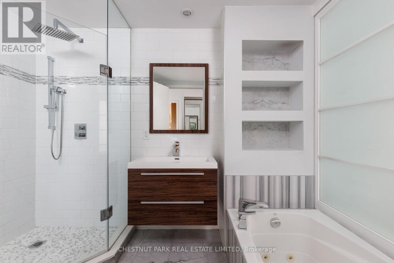 516E - 500 QUEENS QUAY WEST Image 28