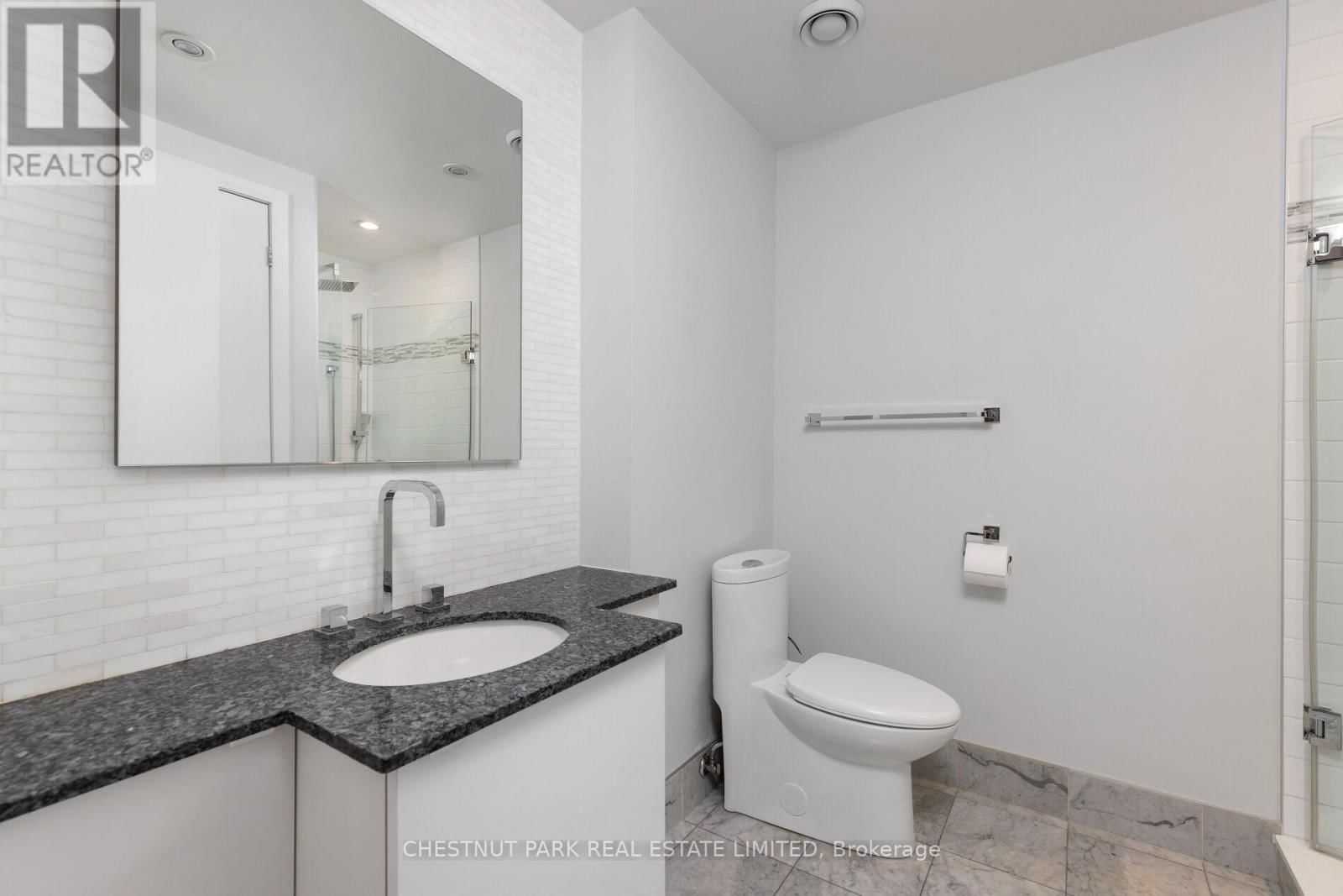 516E - 500 QUEENS QUAY WEST Image 32