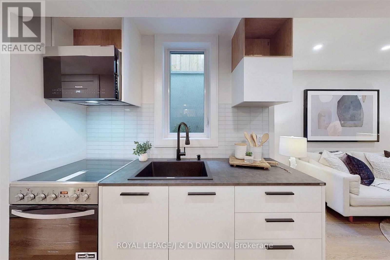 Lower - 26 HENDERSON AVENUE Image 5