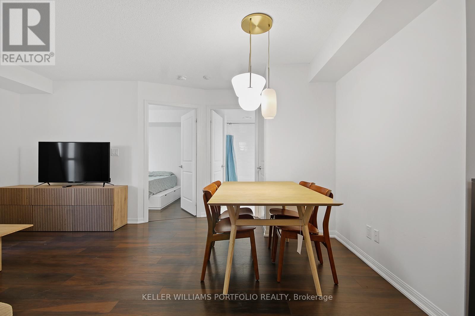 1120 - 35 BASTION STREET Image 10