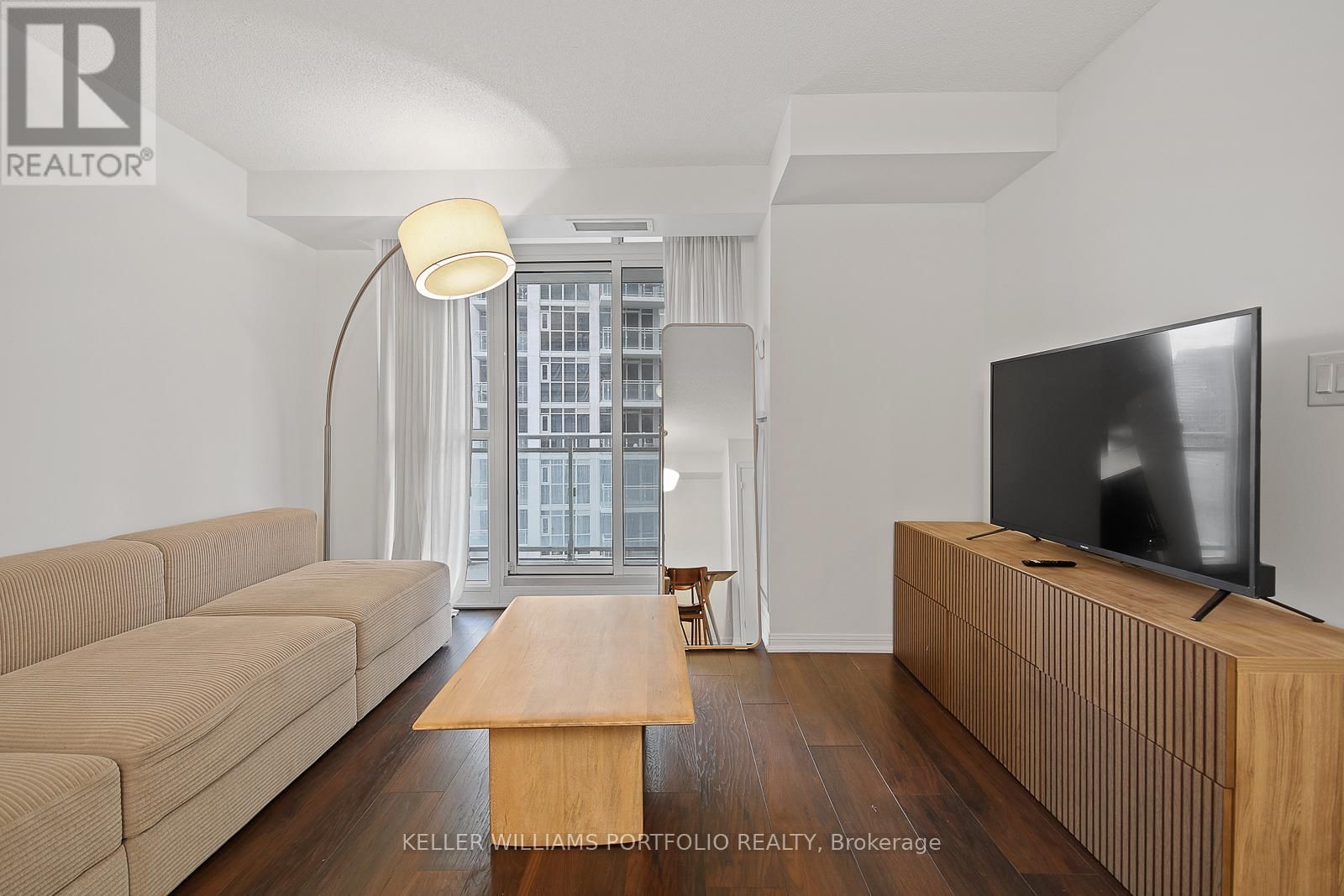 1120 - 35 BASTION STREET Image 12