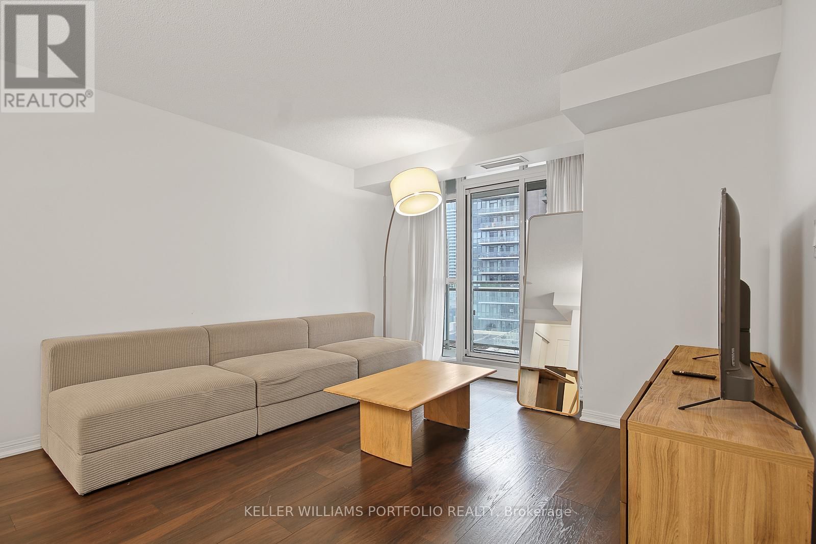 1120 - 35 BASTION STREET Image 13